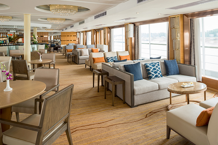 Viking Emerald Observation Lounge.jpg